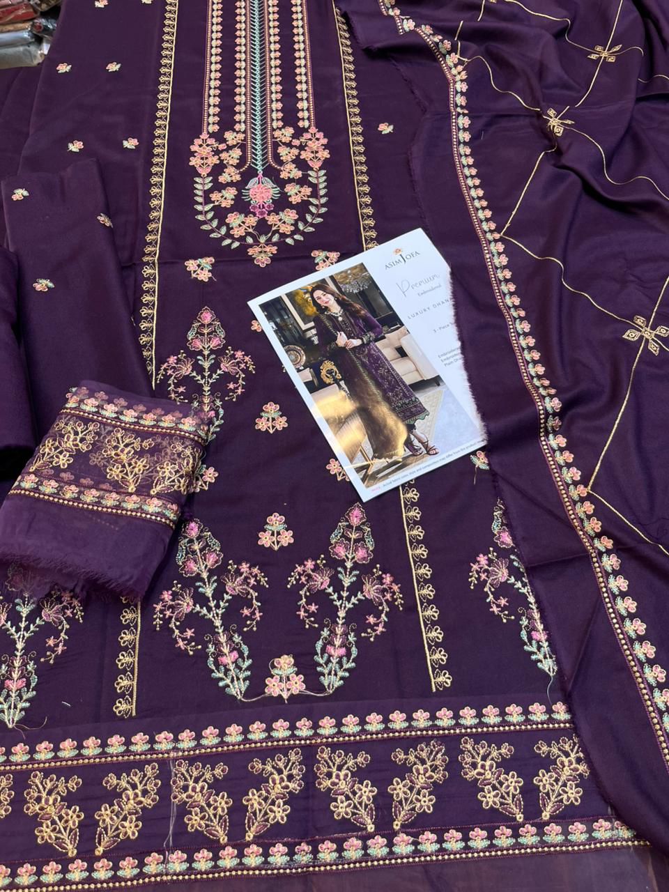 LL-134( 3PC Unstitched)